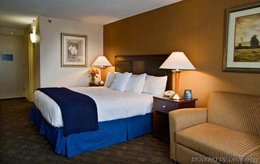 Doubletree Dayton-Downtown Hotel Стая снимка